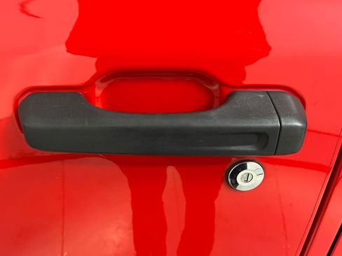 Used 2018 Jeep Wrangler Unlimited Sport S image 38