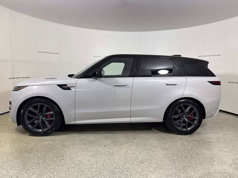 Used 2024 Land Rover Range Rover Sport Dynamic SE AWD/4WD image 2