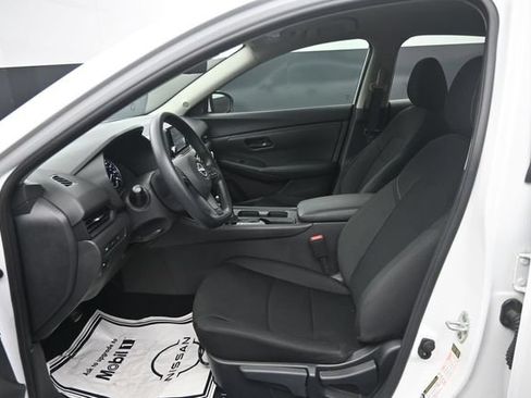 Used 2025 Nissan Sentra S w/ Lighting Package FWD image 10