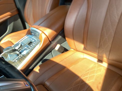 Used 2019 BMW X5 xDrive40i w/ M Sport Package image 22