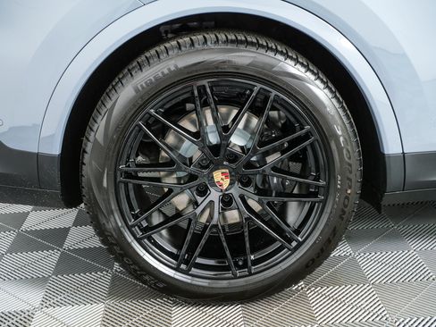 New 2026 Porsche Cayenne Coupe AWD/4WD image 40