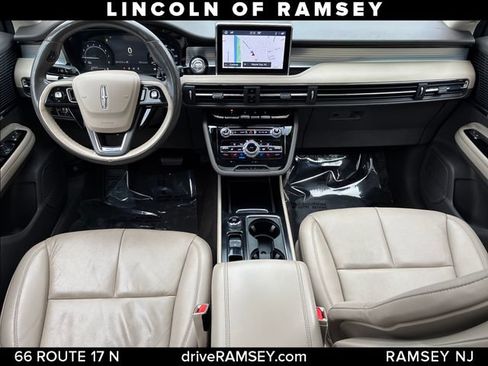 Used 2022 Lincoln Corsair AWD w/ Premium Package image 24