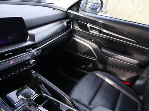 Used 2025 Kia Telluride S image 26