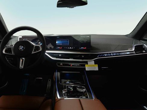 New 2026 BMW X7 M60i image 12