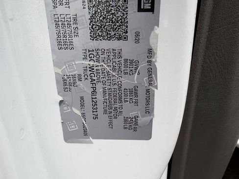 Used 2020 Chevrolet Express 2500 w/ Driver Convenience Package RWD image 22