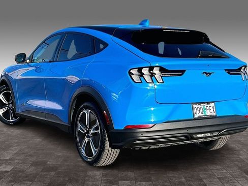 Used 2022 Ford Mustang Mach-E Select image 13