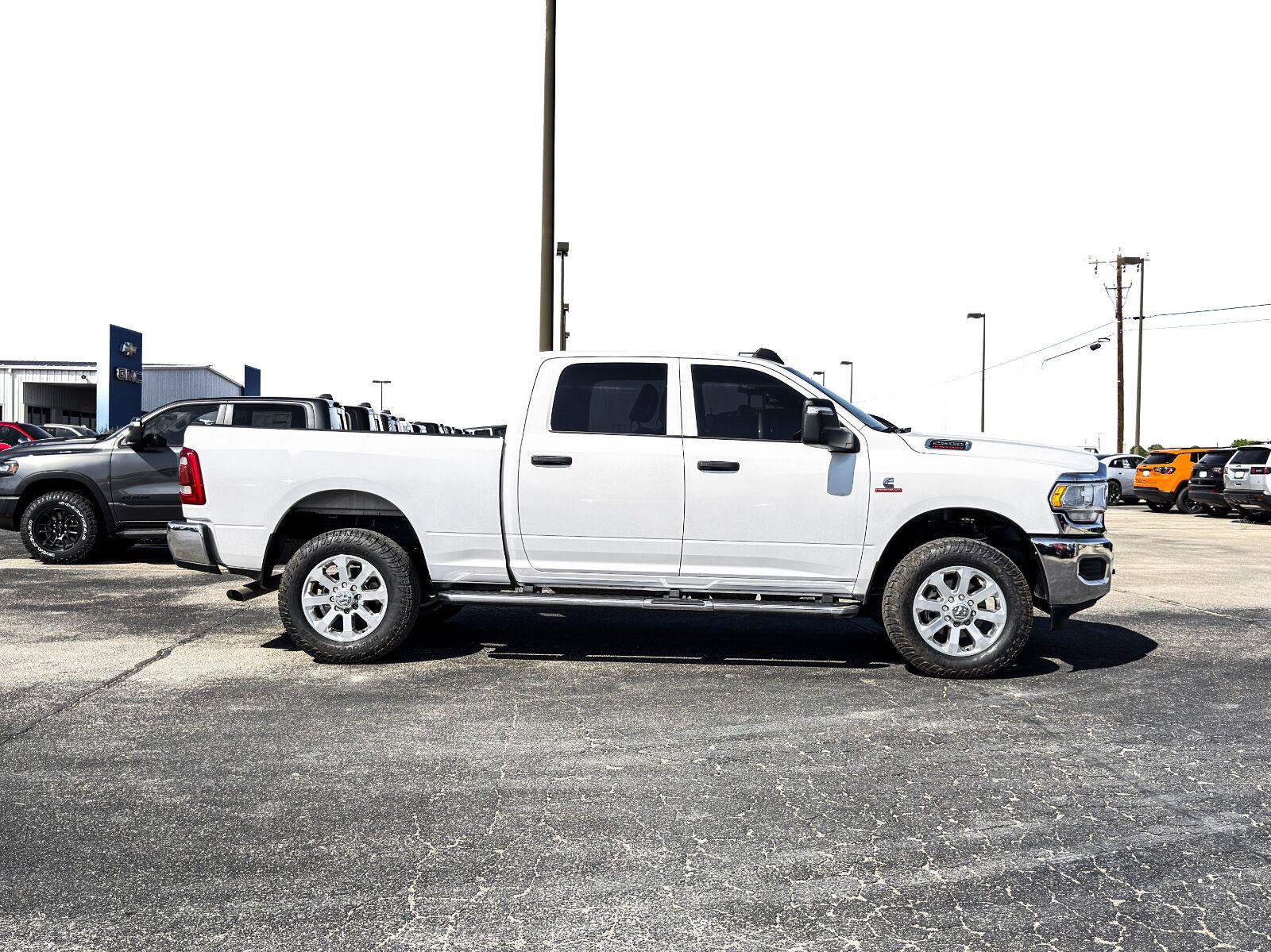 Used 2024 RAM 2500 Tradesman w/ Chrome Appearance Group AWD/4WD image 8