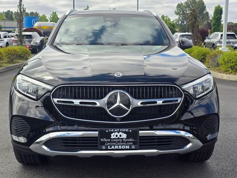 Used 2025 Mercedes-Benz GLC 300 4MATIC image 9