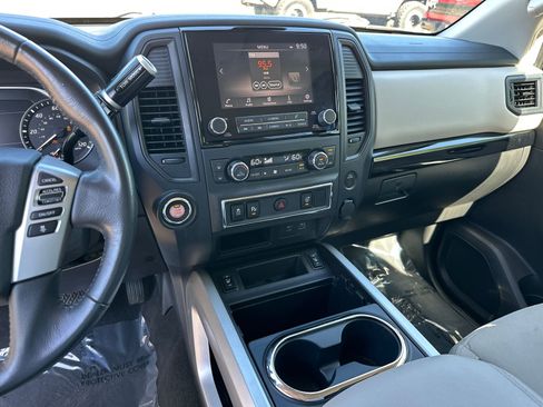Used 2024 Nissan Titan SV w/ SV Convenience Package image 26