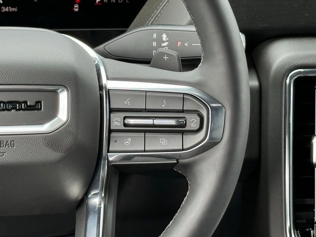 Used 2026 GMC Yukon Denali AWD/4WD image 32