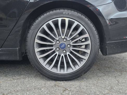 Used 2018 Ford Fusion Titanium AWD/4WD image 19