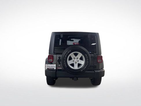 Used 2018 Jeep Wrangler Unlimited Sport S AWD/4WD image 4