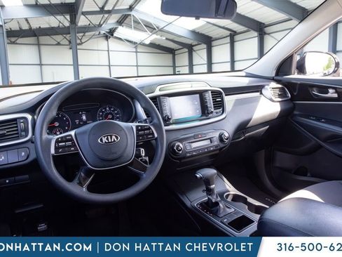Used 2019 Kia Sorento FWD V6 image 13
