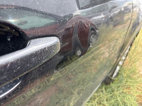 Used 2016 Ford Explorer XLT w/ Equipment Group 202A image 10