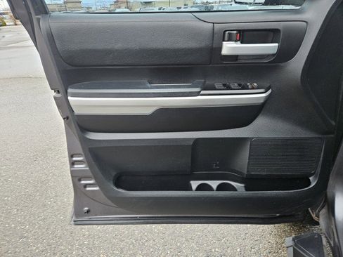 Used 2017 Toyota Tundra SR5 w/ SR5 Upgrade Package image 9