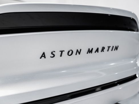 Used 2025 Aston Martin Vanquish image 8