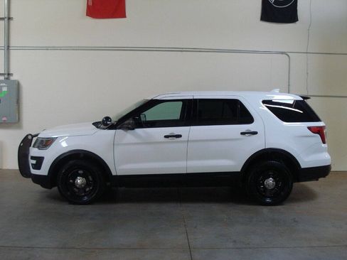 Used 2016 Ford Explorer 4WD Police Interceptor w/ Ready For The Road Package image 1