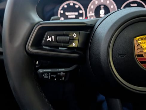 Used 2025 Porsche 911 Carrera image 35