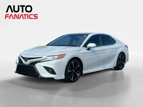 Used 2020 Toyota Camry XSE FWD image 1