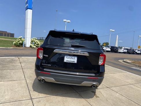 Used 2022 Ford Explorer Limited w/ Equipment Group 301A RWD image 10