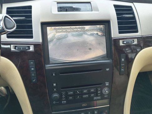 Used 2007 Cadillac Escalade AWD w/ Information Package image 23