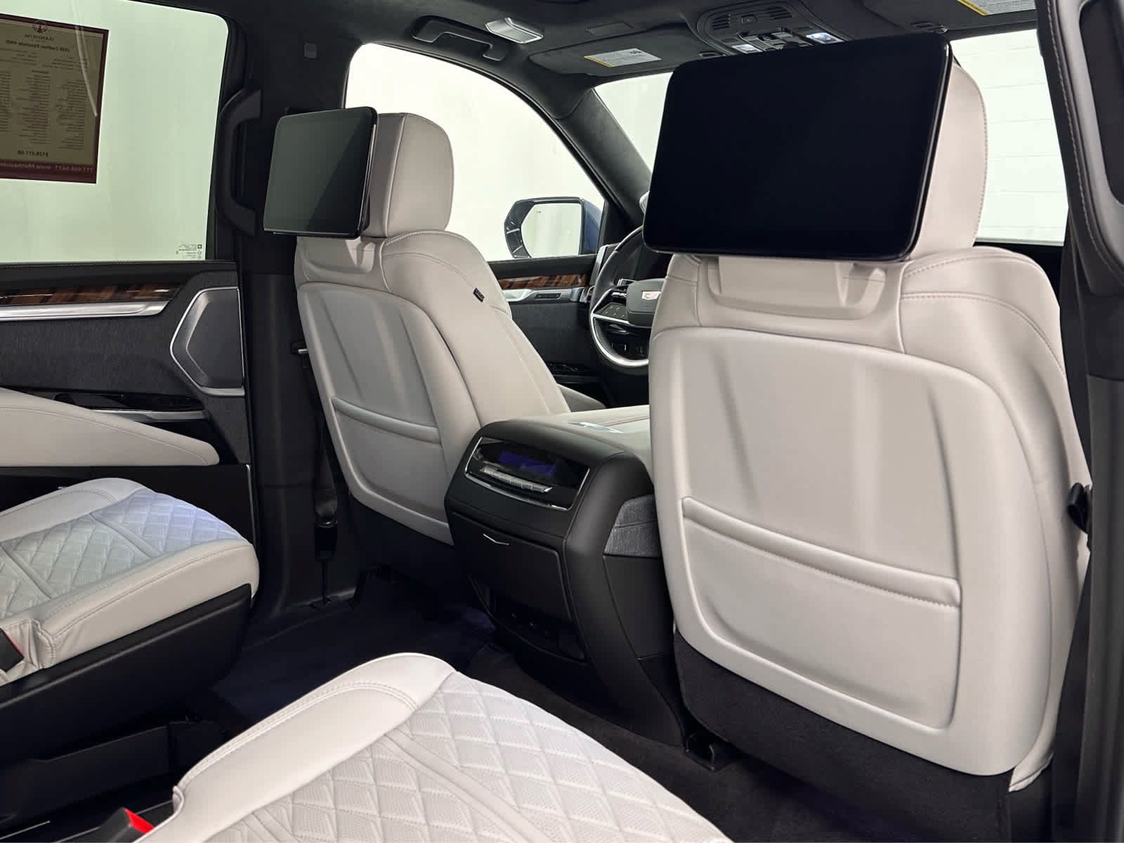 Used 2026 Cadillac Escalade Platinum Sport AWD/4WD image 21
