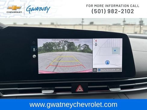 Used 2025 Hyundai Elantra SEL FWD image 18