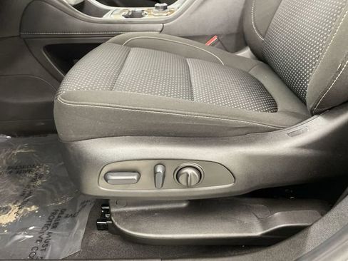 Used 2023 GMC Acadia SLE w/ Driver Convenience Package image 22