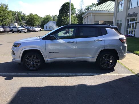 New 2025 Jeep Compass Limited w/ High Altitude Package image 4