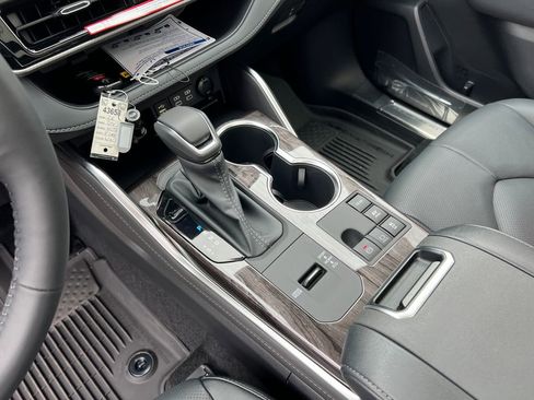 New 2026 Toyota Highlander Platinum AWD/4WD image 26
