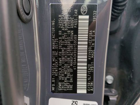 Used 2025 Toyota Camry SE FWD image 29