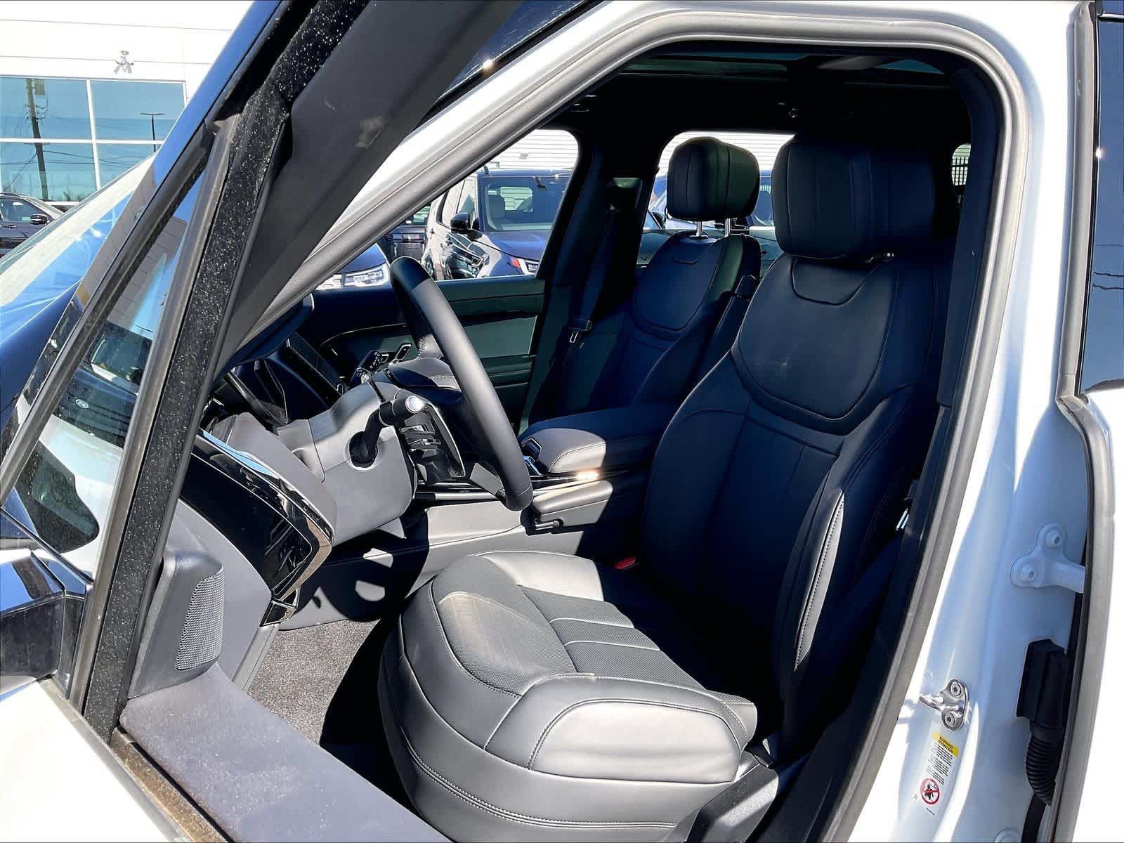 New 2025 Land Rover Range Rover Sport Dynamic SE AWD/4WD image 11