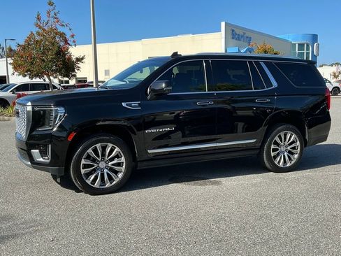 Used 2021 GMC Yukon Denali w/ Denali Premium Package image 2
