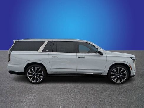 New 2026 Cadillac Escalade ESV Luxury w/ Touring Package AWD/4WD image 6