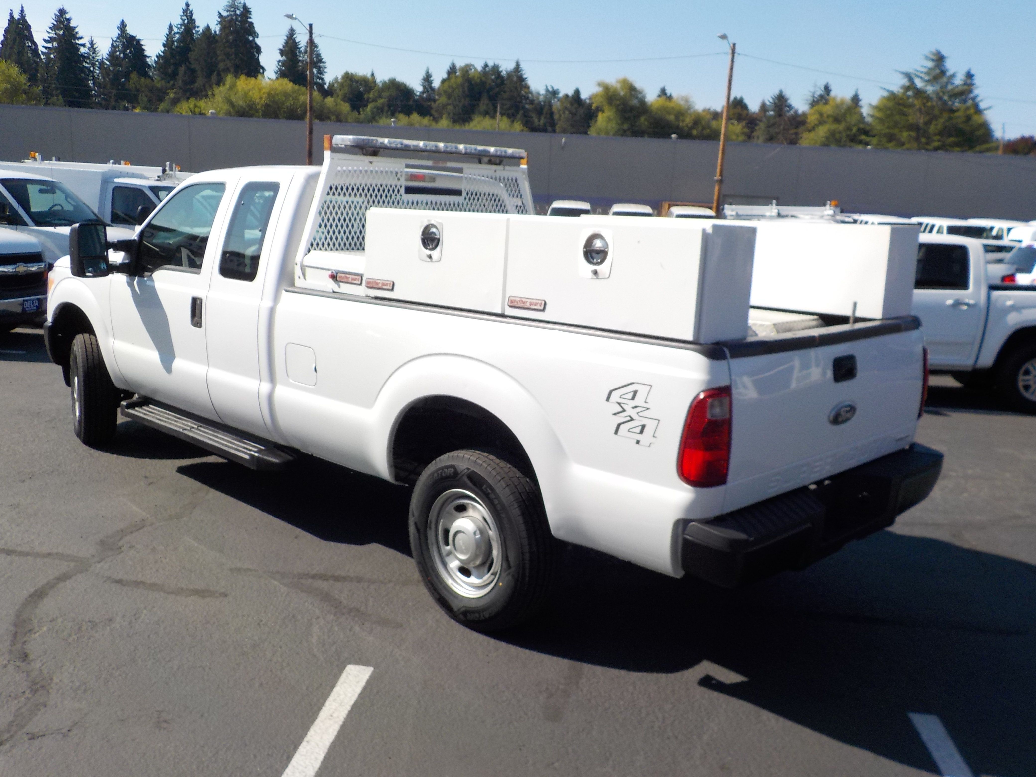 Used 2012 Ford F250 XL w/ Camper Pkg AWD/4WD image 8
