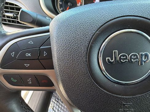 Used 2017 Jeep Cherokee Trailhawk image 19