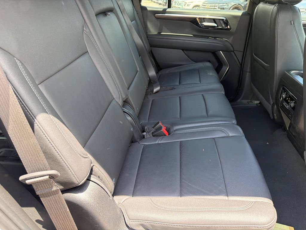 Used 2025 Chevrolet Tahoe LT AWD/4WD image 15