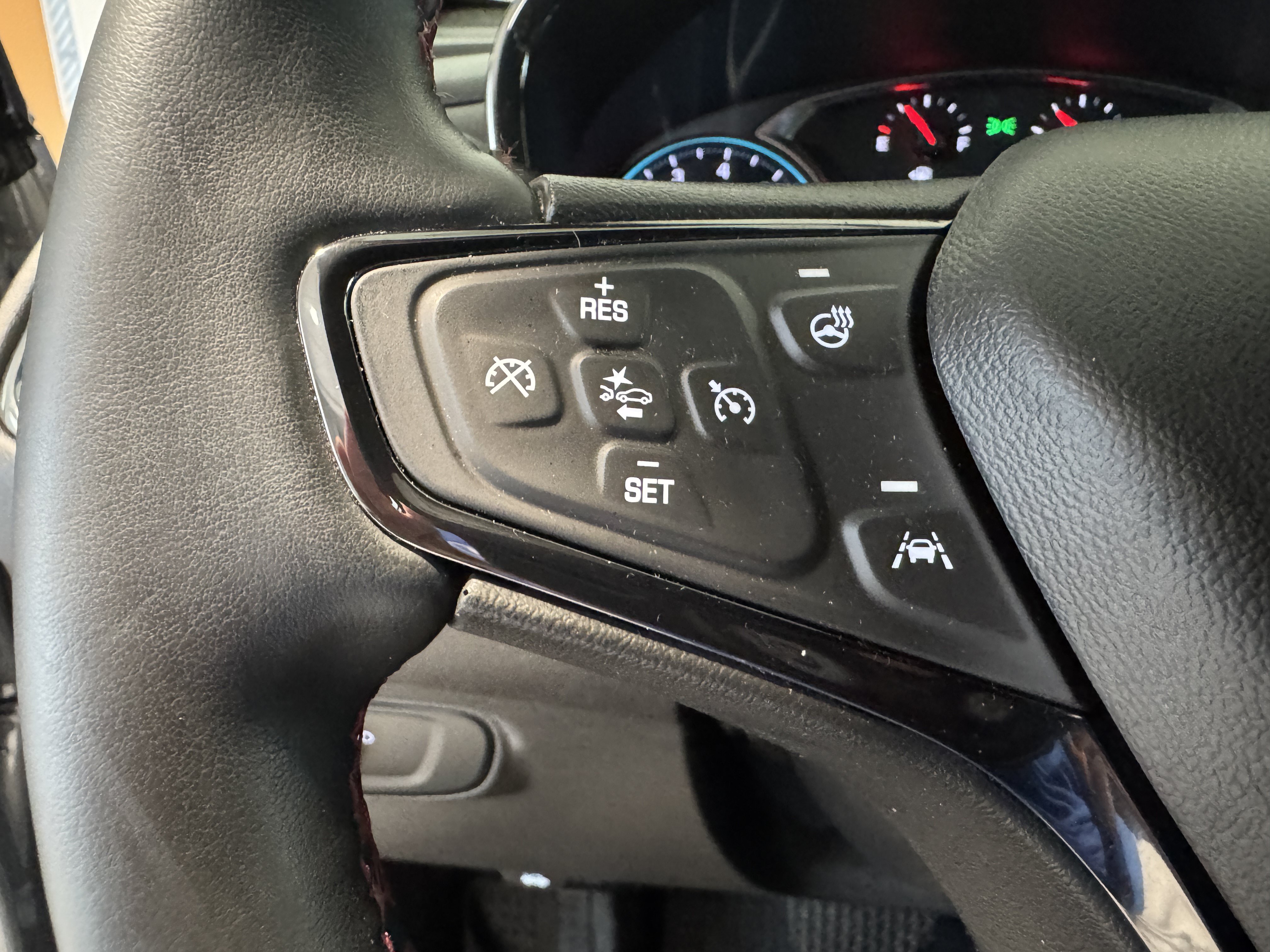Used 2024 Chevrolet Equinox RS FWD image 13