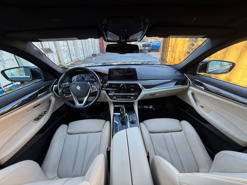 Used 2018 BMW 530i w/ Premium Package image 21