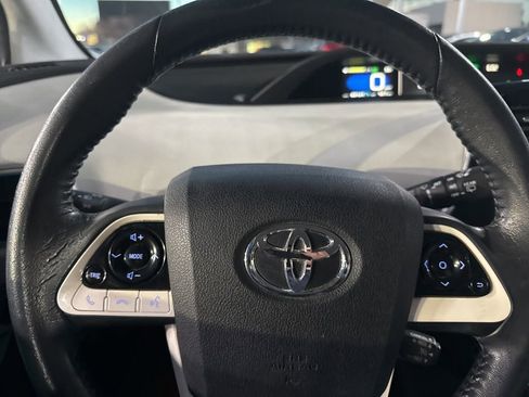 Used 2016 Toyota Prius Three image 16