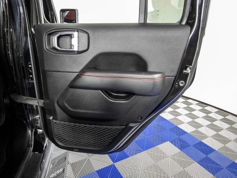 Used 2023 Jeep Gladiator Rubicon w/ LED Lighting Group AWD/4WD image 17