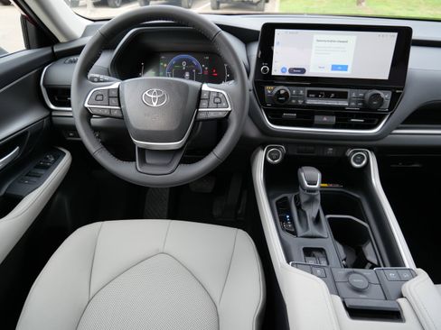 New 2026 Toyota Grand Highlander AWD Hybrid image 11