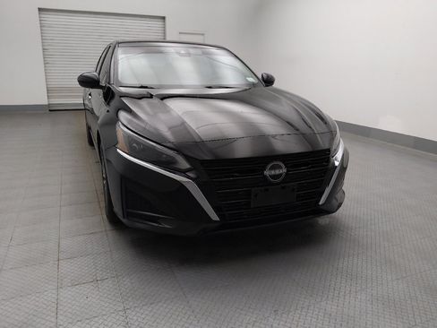 Used 2023 Nissan Altima 2.5 SV image 14