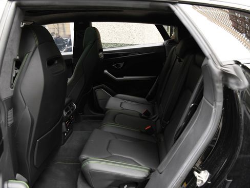 Used 2021 Lamborghini Urus image 11