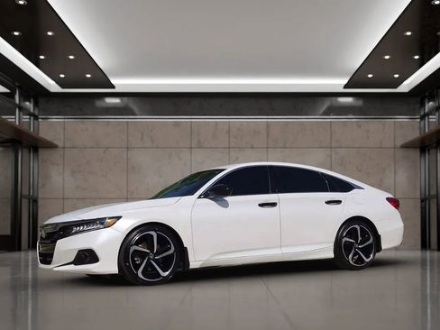 Used 2022 Honda Accord Sport image 3