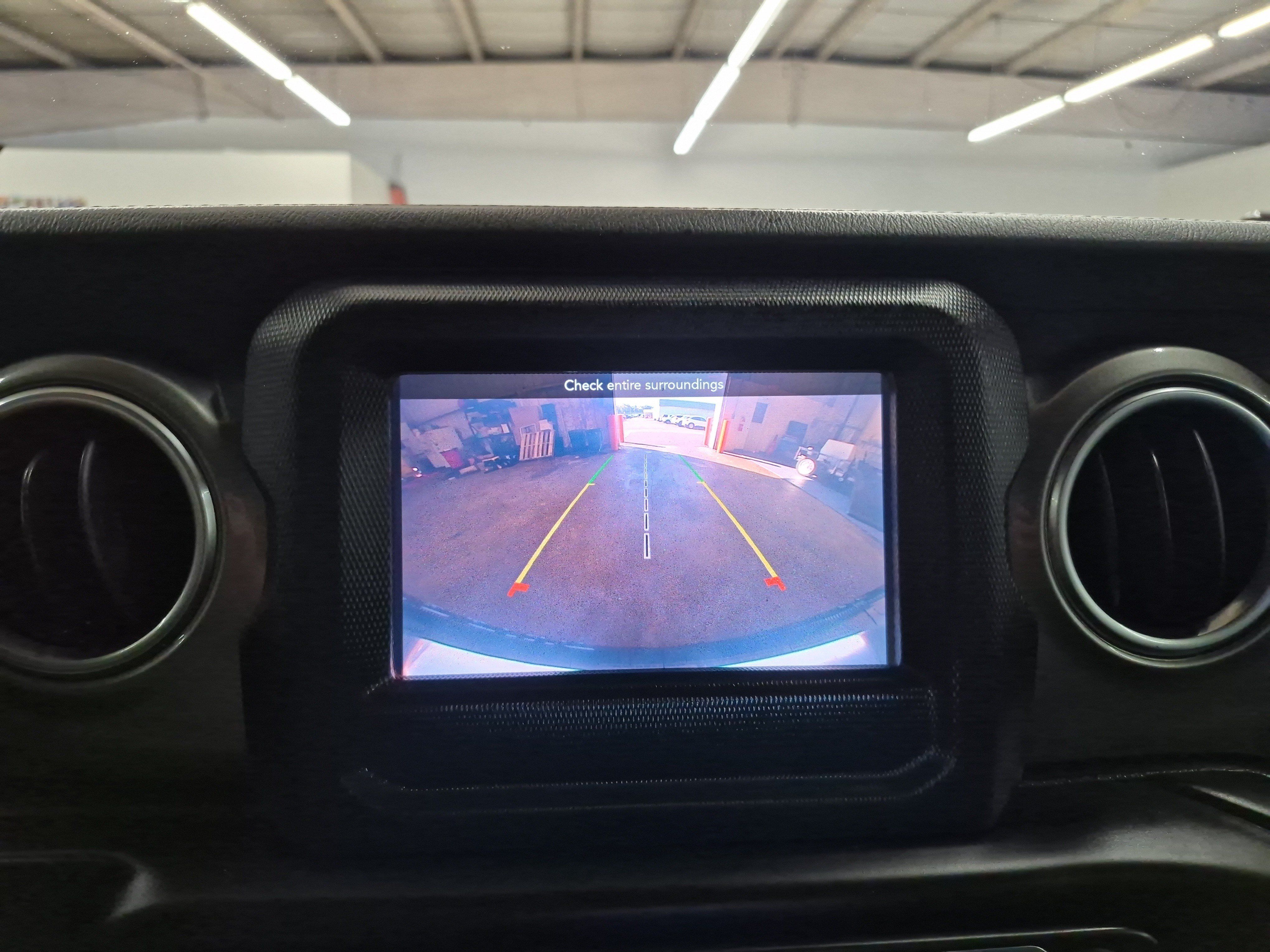 Used 2019 Jeep Wrangler Unlimited Sahara AWD/4WD image 36