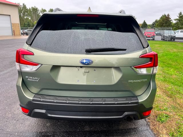 Used 2020 Subaru Forester Premium AWD/4WD image 3