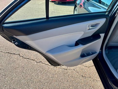 Used 2015 Toyota Camry XLE image 16