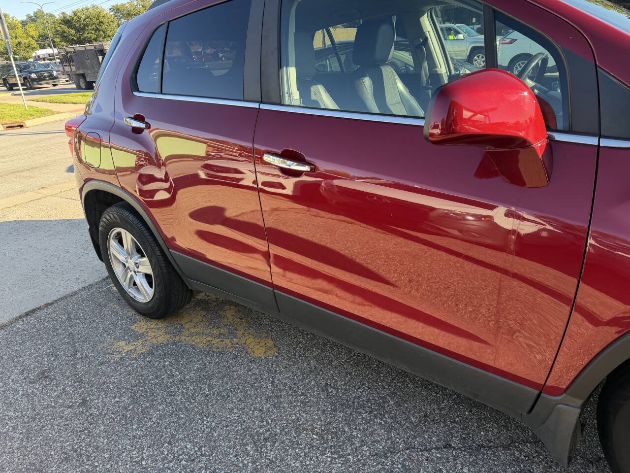 Used 2019 Chevrolet Trax LT w/ LT Convenience Package FWD image 8