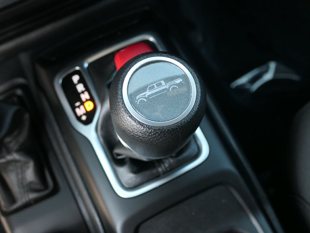 Certified 2023 Jeep Gladiator Sport AWD/4WD image 22